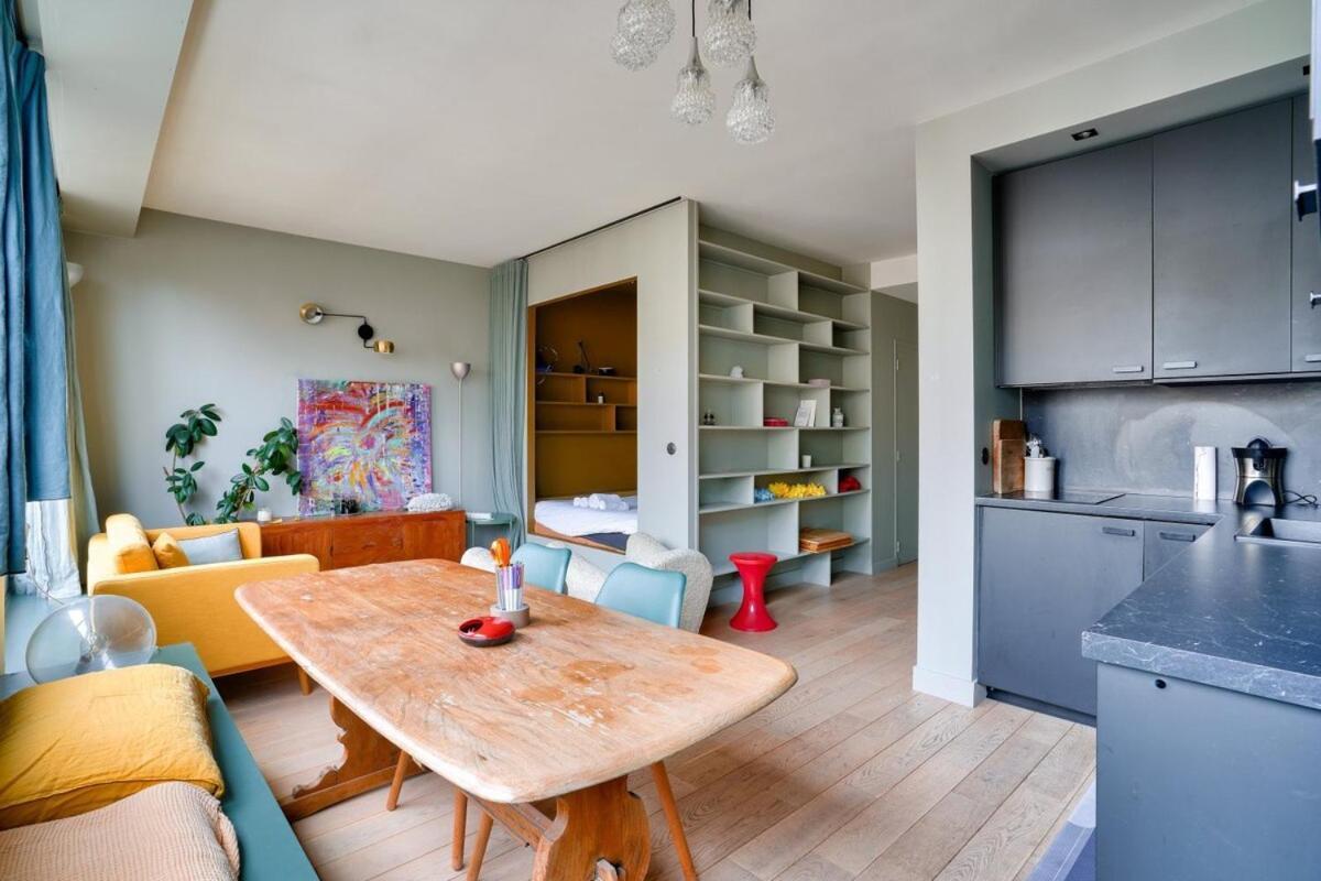 1br Flat With Balcony Near The Eiffel Tower * Parijs